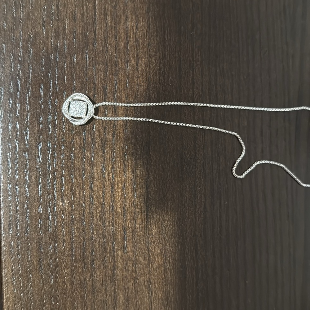 David Yurman PETITE INFINITY PENDANT NECKLACE
Sterling Silver with Diamonds, 8mm - Picture 2 of 3